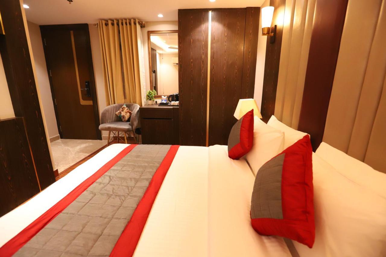 Hotel The Magic Tree - Paharganj New Delhi Bagian luar foto