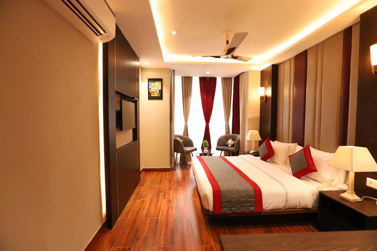 Hotel The Magic Tree - Paharganj New Delhi Bagian luar foto