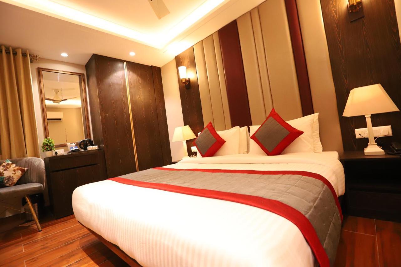 Hotel The Magic Tree - Paharganj New Delhi Bagian luar foto