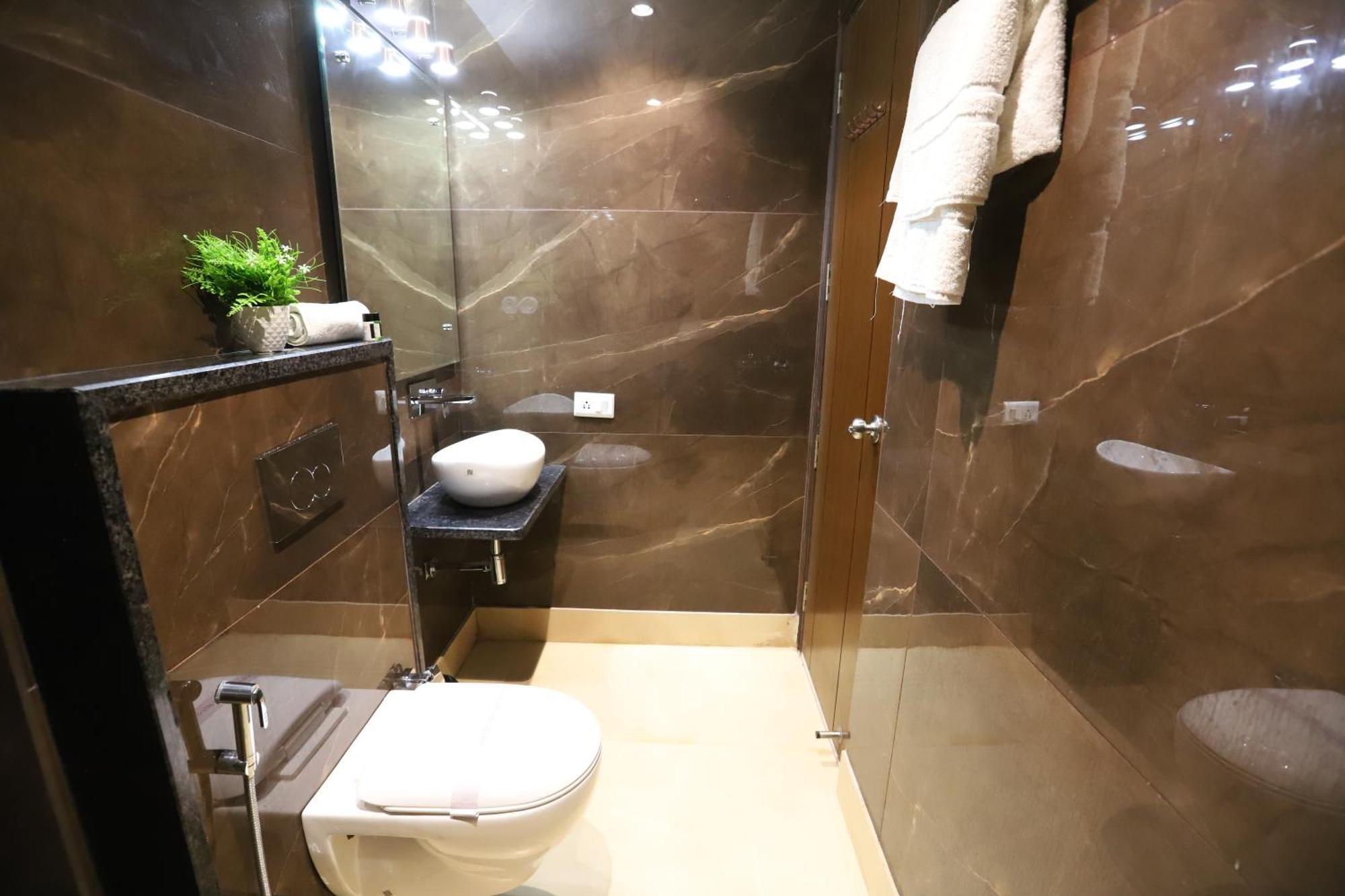 Hotel The Magic Tree - Paharganj New Delhi Bagian luar foto