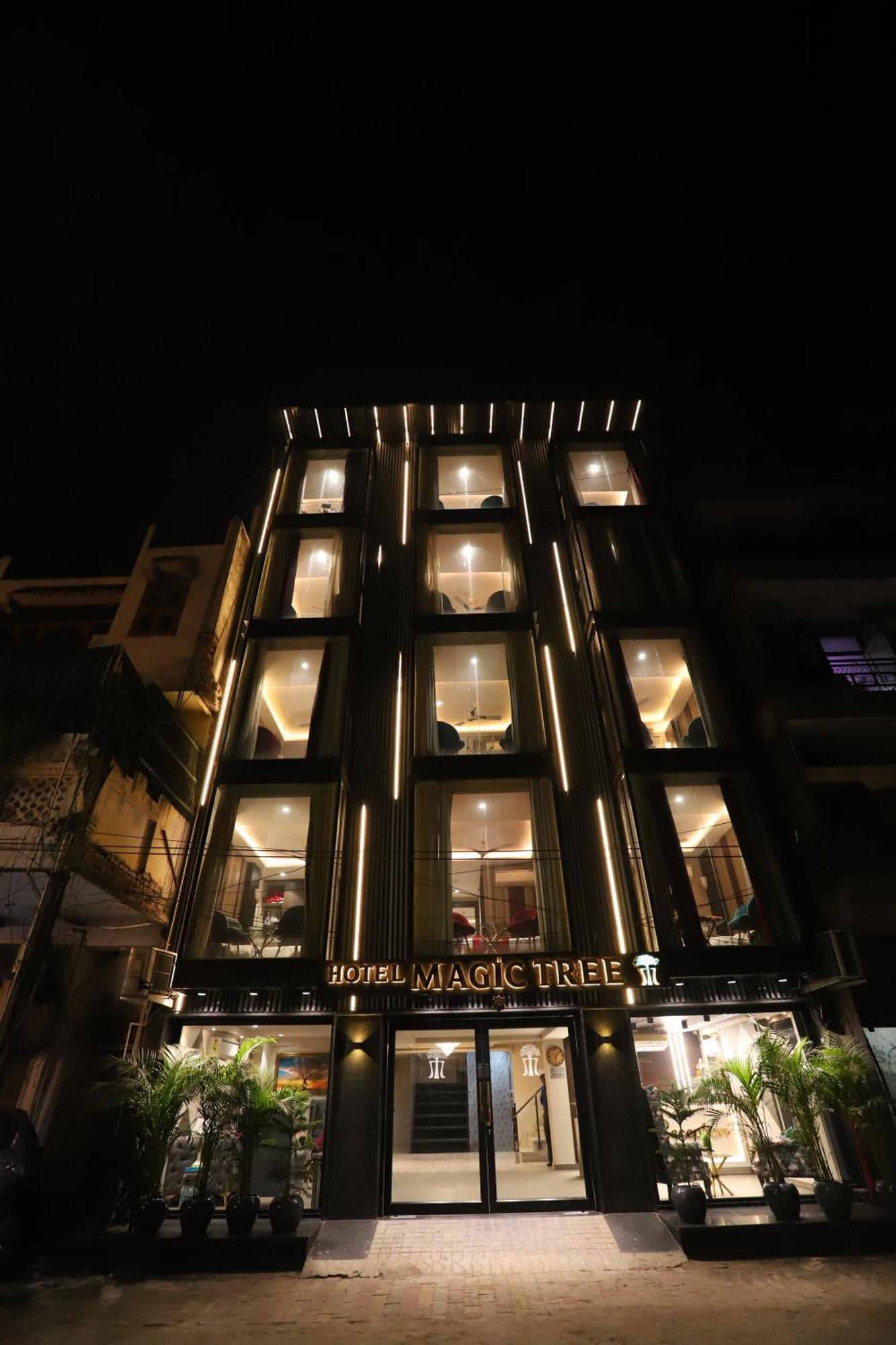 Hotel The Magic Tree - Paharganj New Delhi Bagian luar foto