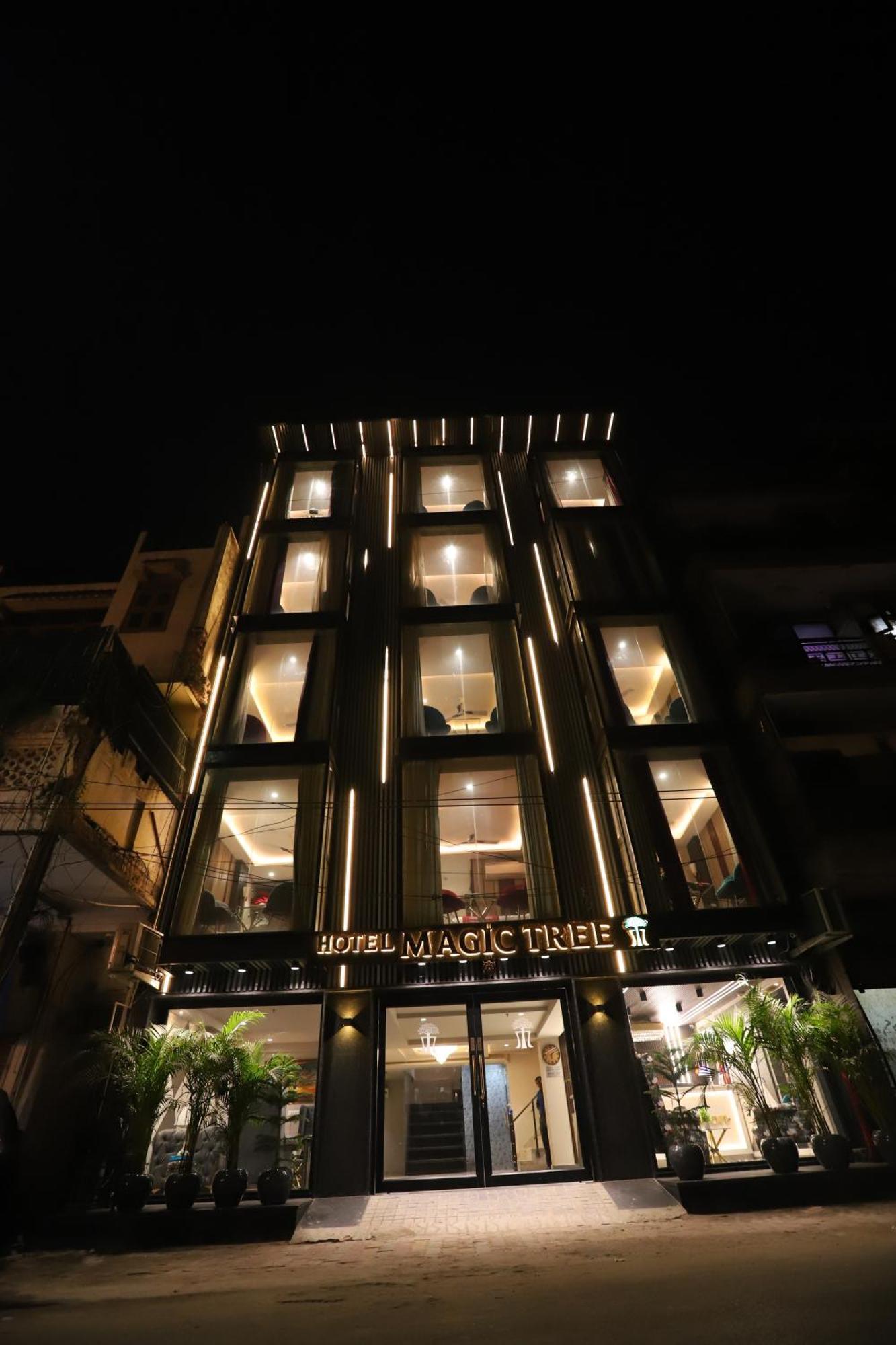 Hotel The Magic Tree - Paharganj New Delhi Bagian luar foto