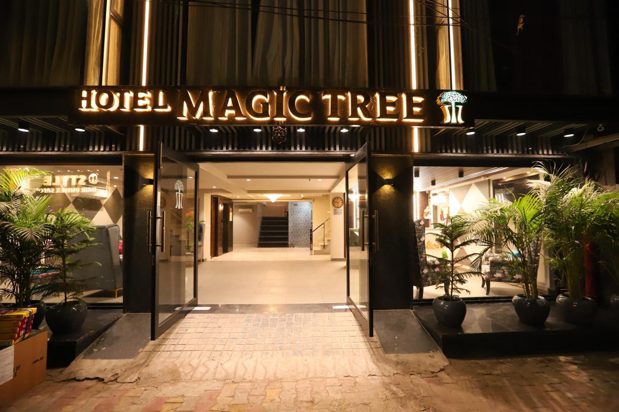 Hotel The Magic Tree - Paharganj New Delhi Bagian luar foto