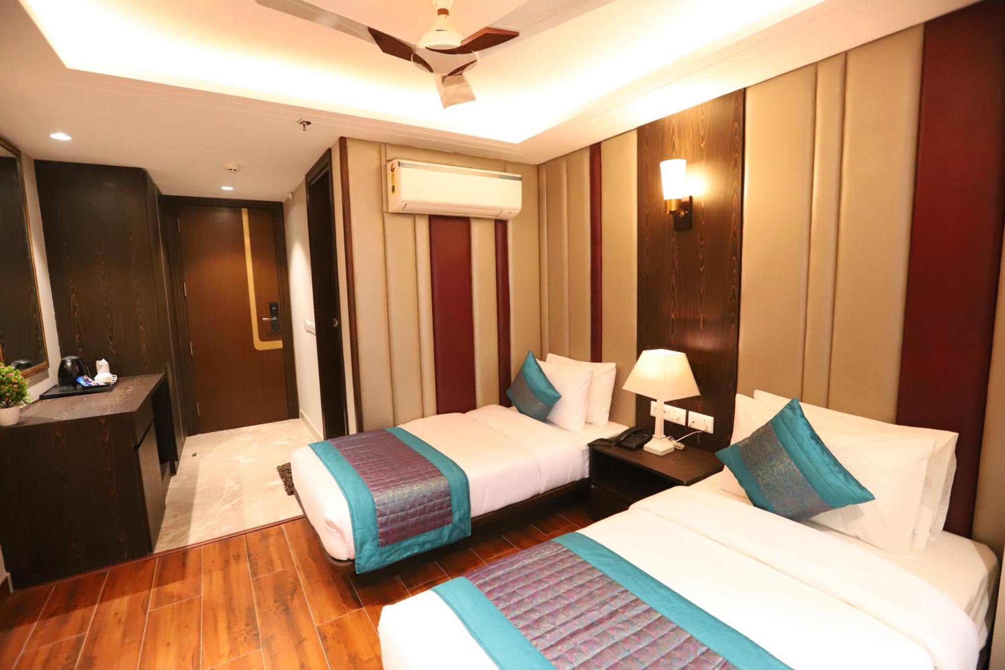 Hotel The Magic Tree - Paharganj New Delhi Bagian luar foto