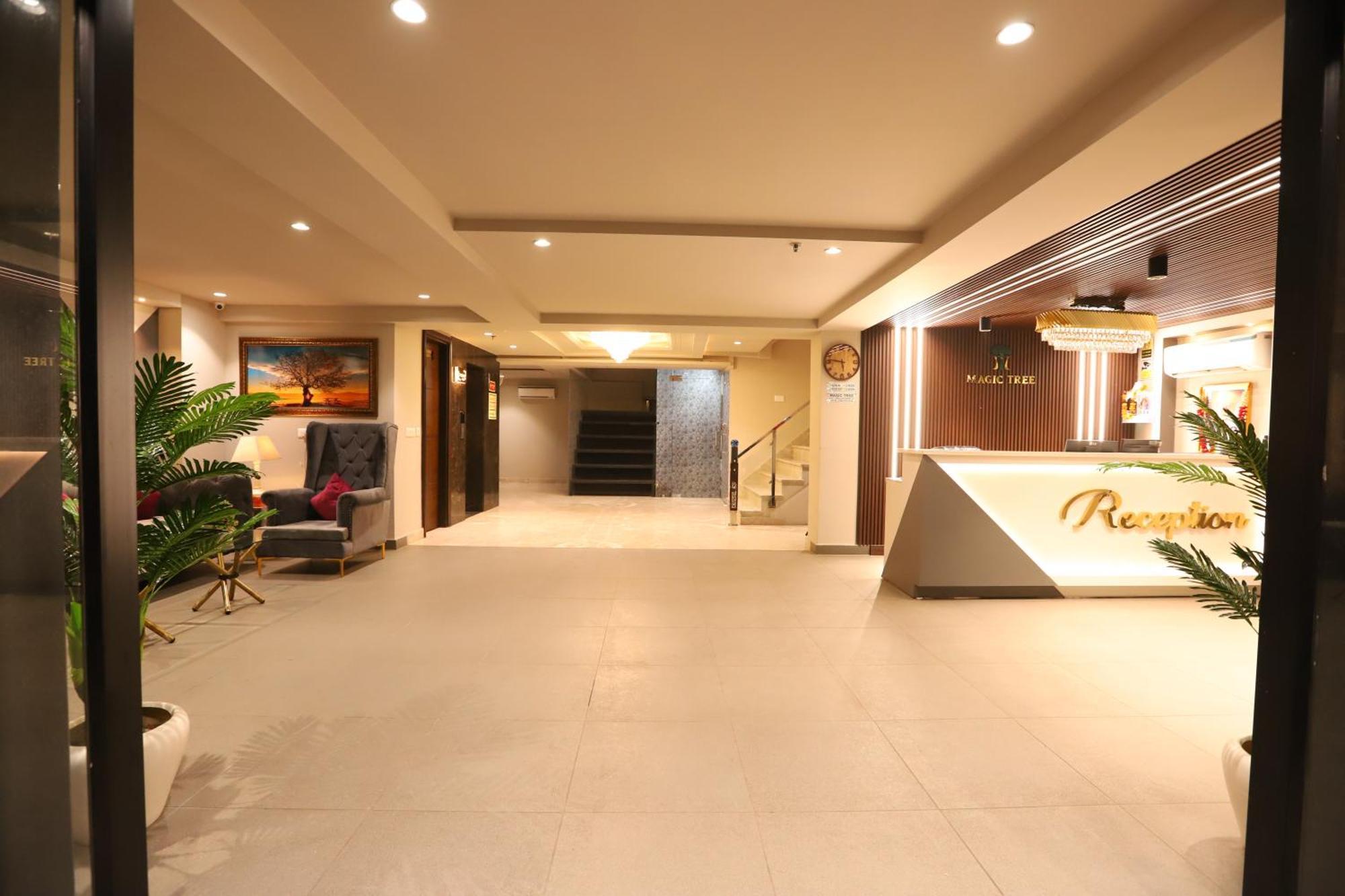 Hotel The Magic Tree - Paharganj New Delhi Bagian luar foto