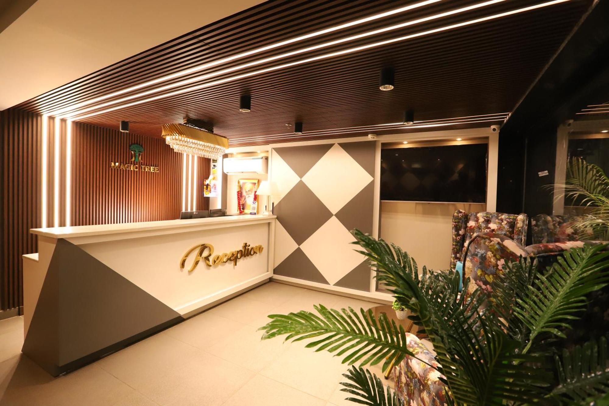 Hotel The Magic Tree - Paharganj New Delhi Bagian luar foto