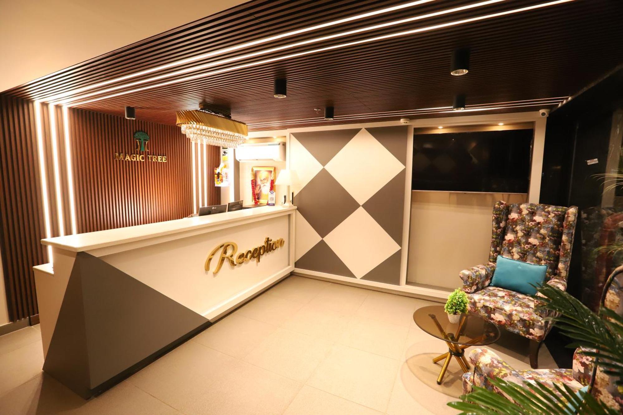 Hotel The Magic Tree - Paharganj New Delhi Bagian luar foto